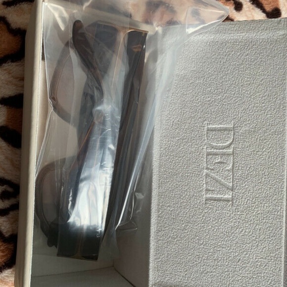 Brown Oversized Square Flat Top Dezi Sunglasses - Picture 4 of 7